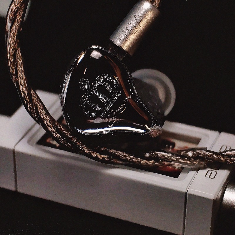 The Fragrant Zither Crown VSA  - Audiophile Headphone Wired のレビューと価格